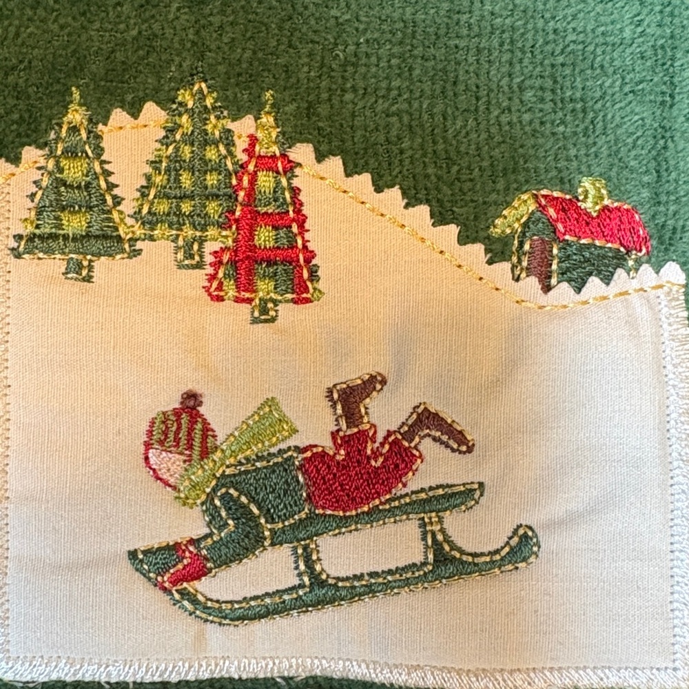 Christmas Embroidered Green Guest Towel Set NWT - Picture 11 of 12
